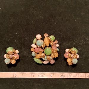 Stunning vintage brooch with matching earrings